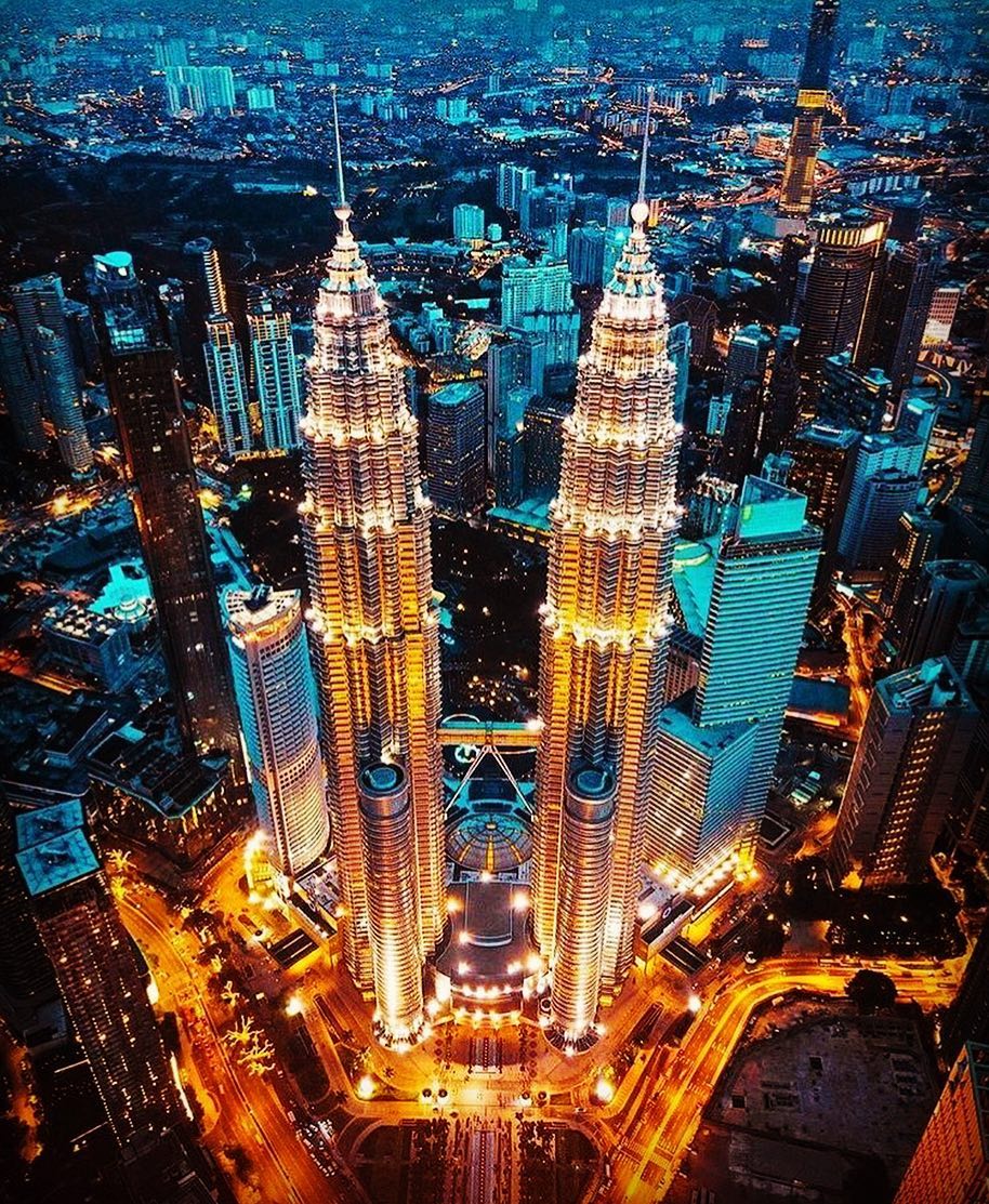 Tháp đôi Malaysia - Twin Tower | Hoàng Việt Travel