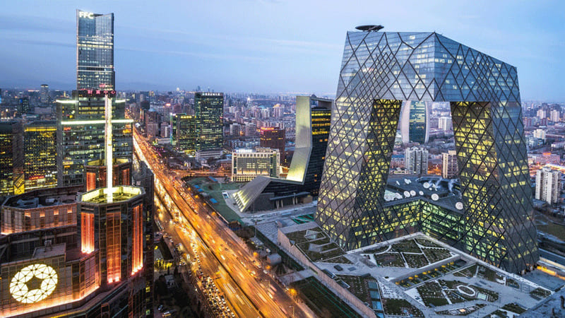 tour bắc kinh - thượng hải Tòa nhà CCTV ở Bắc Kinh, với cấu trúc hình chữ U lớn, thể hiện sự sáng tạo trong kiến trúc hiện đại.