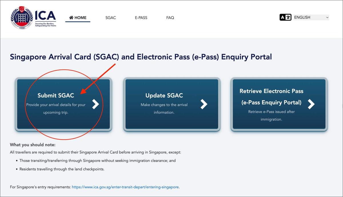 Chú thích ảnh: "Trang web Cổng thông tin tra cứu Thẻ nhập cảnh Singapore và Giấy thông hành điện tử với các tùy chọn: 'Gửi SGAC', 'Cập nhật SGAC' và 'Lấy lại Giấy thông hành điện tử'. Phần được tô sáng hiển thị tùy chọn 'Gửi SGAC' với mũi tên màu đỏ. Hướng dẫn dành cho du khách và liên kết đến các yêu cầu nhập cảnh được cung cấp bên dưới."