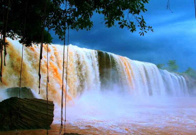 Khám phá thác Dray Nur: 'Nàng thơ' đẹp thổn thức giữa đại ngàn Tây Nguyên