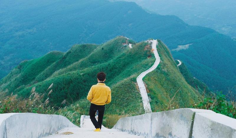 Đẹp quên lối về trên "sống lưng khủng long" miền biên viễn Bình Liêu