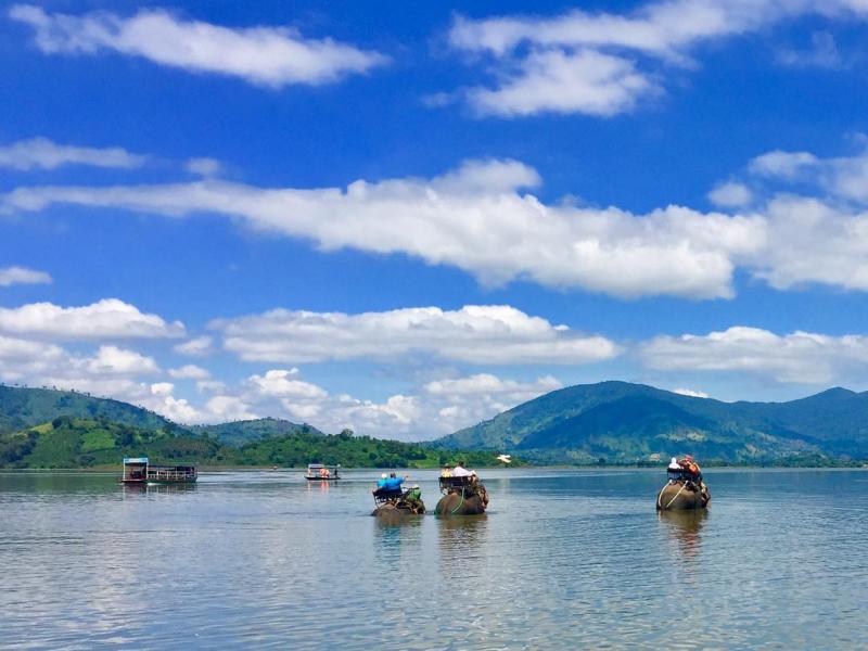 HỒ LĂK – DẢI LỤA ÓNG MỀM CỦA ĐẤT RỪNG TÂY NGUYÊN