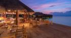 Không gian nhà hàng và quầy bar tại Heritance Aarah, Maldives