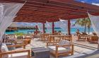 Không gian nhà hàng và quầy bar tại Heritance Aarah, Maldives