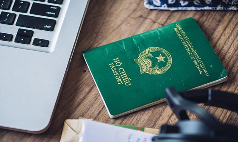 Hộ chiếu Việt Nam dùng trong bộ giấy tờ nhân thân của hồ sơ xin visa du lịch Úc