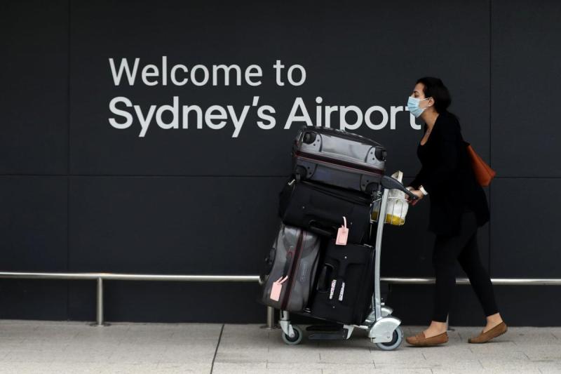 Hành khách tại sân bay Sydney sau khi hoàn tất visa và nhập cảnh Australia