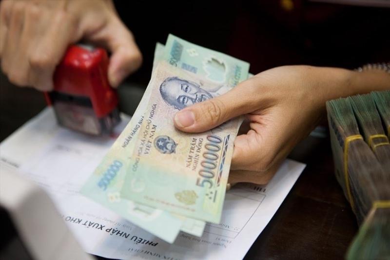 Tiền lương và thu nhập tại Việt Nam dùng để chứng minh khả năng tài chính