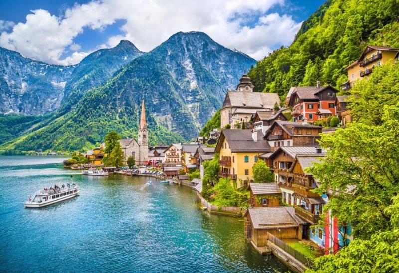 Hallstatt - Ngôi làng thơ mộng và cổ kính bậc nhất Châu Âu - ALONGWALKER