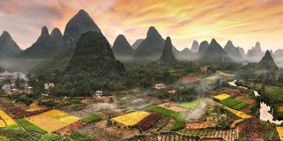 Phong cảnh núi đá vôi và làng quê Quế Lâm – Dương Sóc lúc hoàng hôn Phong cảnh núi đá vôi và làng quê Quế Lâm – Dương Sóc lúc hoàng hôn