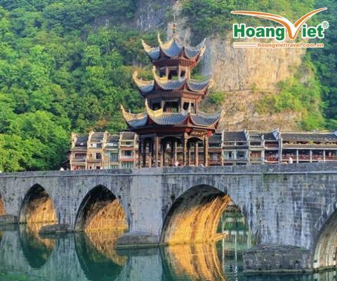 CHƯƠNG TRÌNH: TRÙNG KHÁNH – QUÝ DƯƠNG – TRẤN VIỄN – THIÊN HỘ MIÊU TRẠI – ĐAN TRẠI TIỂU TRẤN – HỒNG NHAI ĐỘNG – TỪ KHÍ KHẨU