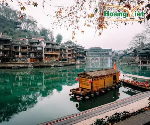 NAM NINH – TRƯƠNG GIA GIỚI –  PHÙ DUNG TRẤN – PHƯỢNG HOÀNG CỔ TRẤN
