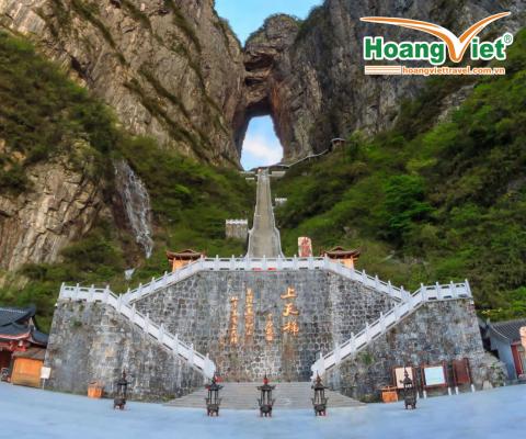 TOUR DU LỊCH TRUNG QUỐC: TRƯƠNG GIA GIỚI – THIÊN MÔN SƠN -  HỒ BẢO PHONG - PHÙ DUNG TRẤN – PHƯỢNG HOÀNG CỔ TRẤN 6N5Đ BAY VJ