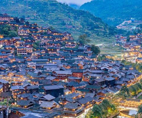 CHƯƠNG TRÌNH HÀ NỘI - QUÝ DƯƠNG – TIỂU THẤT KHỔNG/ĐẠI THẤT KHỔNG - THIÊN HỘ MIÊU TRẠI – TÂY GIANG TRẤN VIỄN – QUÝ DƯƠNG BAY COLORFUL GUIZHOU AIRLINES