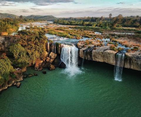 ĐẠI NGÀN TÂY NGUYÊN HÙNG VĨ BUÔN MÊ THUỘT-KONTUM- PLEIKU BAY VIETNAM AIRLINES 
