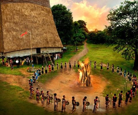 ĐẠI NGÀN TÂY NGUYÊN HÙNG VĨ: PLEIKU- BUÔN MÊ THUỘT