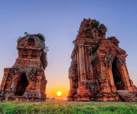 DU LỊCH HÀ NỘI - QUY NHƠN – PHÚ YÊN – HÀ NỘI BAY VIETNAM AIRLINES 