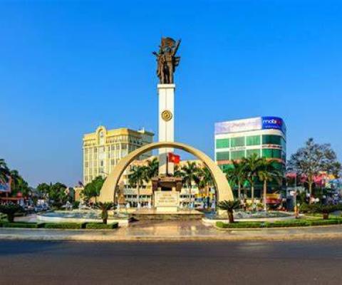 KHÁM PHÁ ĐẠI NGÀN TÂY NGUYÊN HÙNG VĨ PLEIKU- BUÔN MÊ THUỘT MÙA HOA DÃ QUỲ
