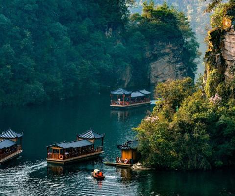 KHÁM PHÁ HÀ NỘI – NGHI XƯƠNG – ĐẬP TAM HIỆP - TRƯƠNG GIA GIỚI – THẤT TINH SƠN - PHƯỢNG HOÀNG CỔ TRẤN BAY QUINGDAO AIRLINES