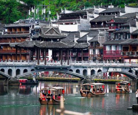 Tour Ân Thi Phượng Hoàng Cổ Trấn Trương Gia Giới 5N4Đ