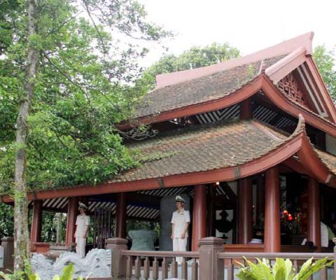 TOUR DU LỊCH ĐỀN THỜ BÁC HỒ - ĐỀN MẪU - ĐỀN THÁNH TẢN VIÊN 1 NGÀY