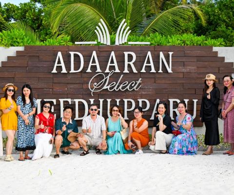 Tour Maldives Adaaran Select Meedhupparu 5n4d bay SQ