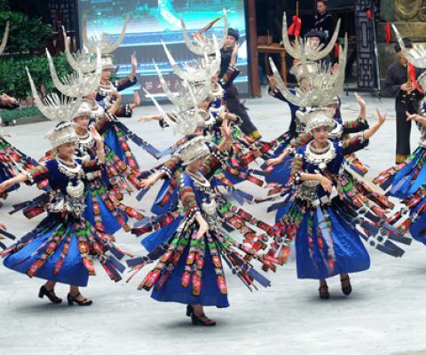 TOUR TRUNG QUỐC ĐƯỜNG BỘ: SẮC MÀU QUÝ CHÂU – TÂY GIANG MỸ LỆ 6N5Đ