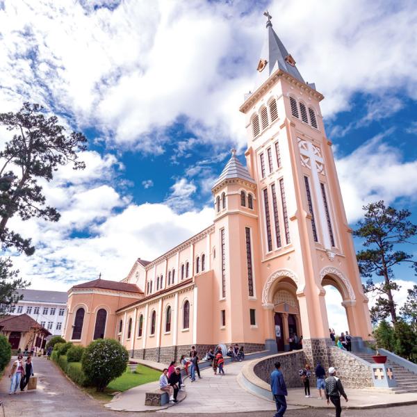TOUR DU LỊCH 3N2Đ: HÀ NỘI – ĐÀ LẠT – HÀ NỘI BAY VNA 