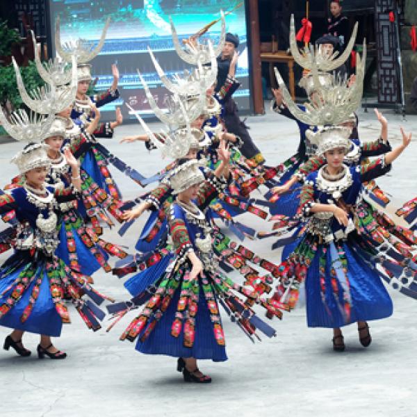 TOUR TRUNG QUỐC ĐƯỜNG BỘ: SẮC MÀU QUÝ CHÂU – TÂY GIANG MỸ LỆ 6N5Đ