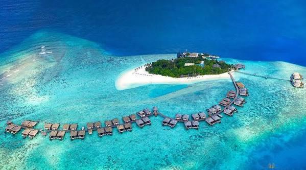 Toàn cảnh đảo và biệt thự mặt nước Adaaran Prestige Vadoo, Maldives