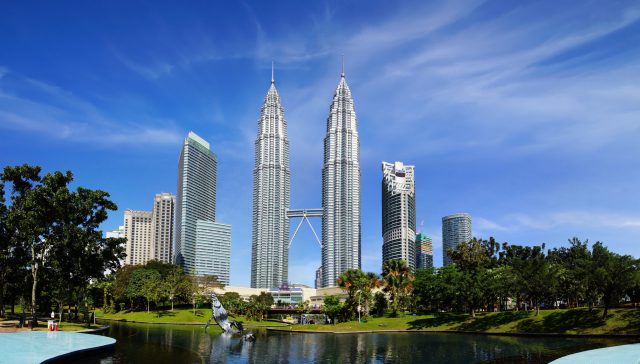 Khám phá tòa tháp đôi Malaysia cao chọc trời