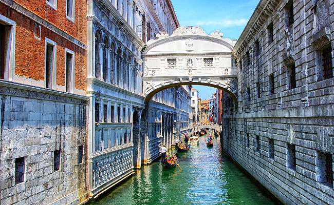 Ấn tượng trước cầu than thở - Bridge of Sighs huyền thoại