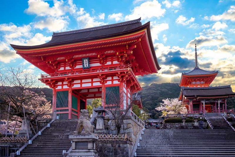 Thanh Thủy Tự (Kiyomizu-dera) - Chấm nhỏ rực rỡ giữa đất trời KYOTO
