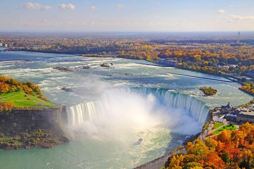 Thác nước Niagara hùng vĩ ở biên giới Canada Mỹ