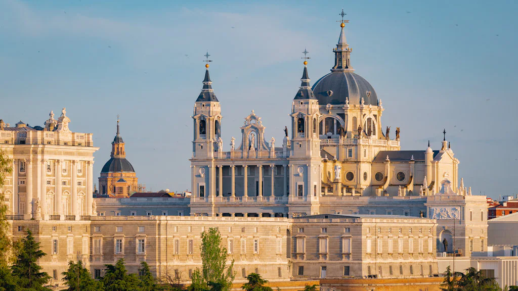 Ảnh Thánh đường Almudena: Xem hình ảnh Thánh đường Almudena