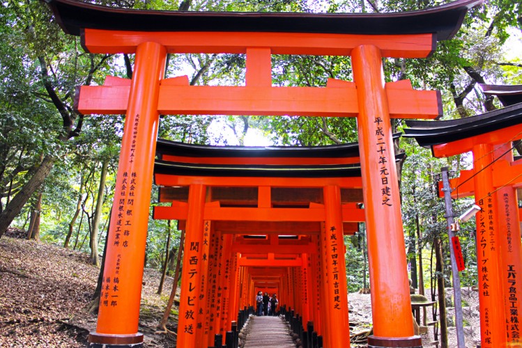 Check-in ngôi đền Fushimi-Inari ở Nhật