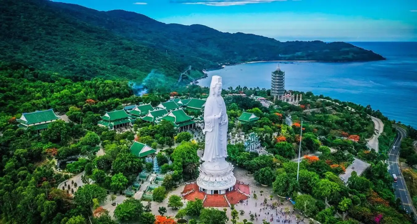 Tour du lịch Sơn Trà Đà Nẵng 1 ngày lặn san hô VietnamBooking