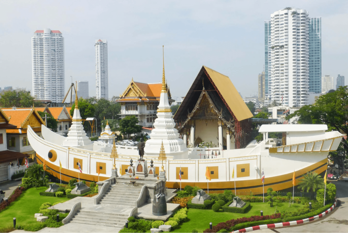 SỰ LINH THIÊNG CỦA NGÔI CHÙA WAT YANAWA (CHÙA THUYỀN)
