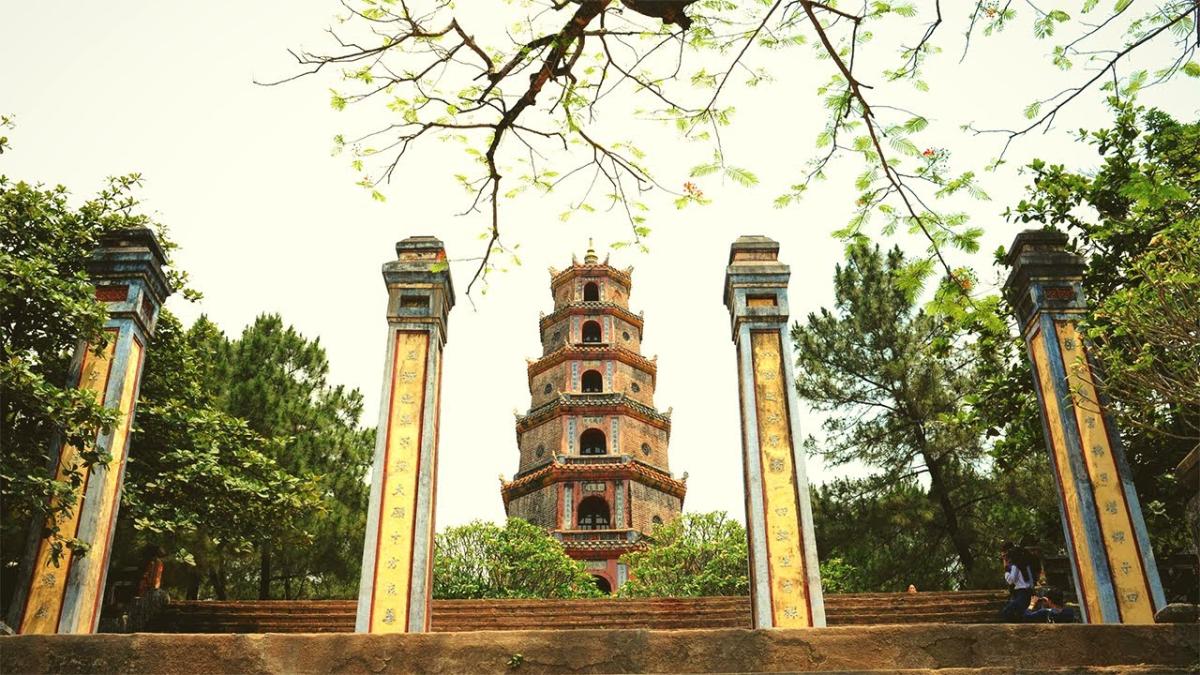 Sự tích chùa Thiên Mụ ở Huế 
