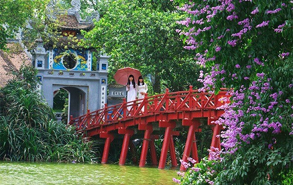 Đền Ngọc Sơn - không  gian thiêng giữa lòng Hà Nội