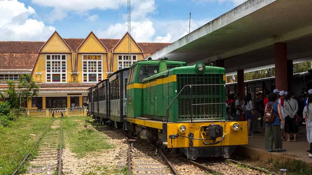 Khám phá Ga xe lửa Đà Lạt: Nhà ga đẹp nhất Việt Nam - HaloTravel
