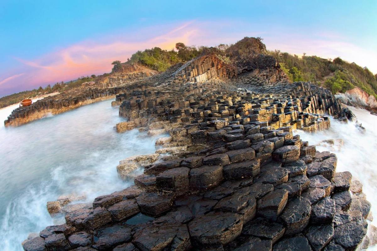 GHỀNH ĐÁ ĐĨA TUYỆT TÁC TẠO HÓA CỦA PHÚ YÊN - Asia Wings Travel