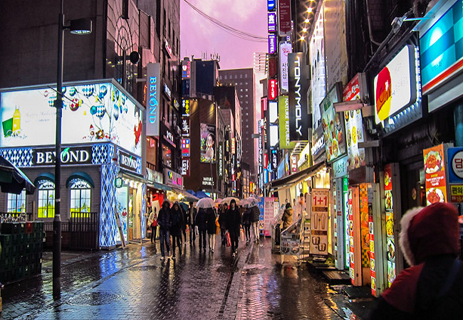 Khám Phá Khu Chợ Myeongdong Hàn Quốc Sầm Uất