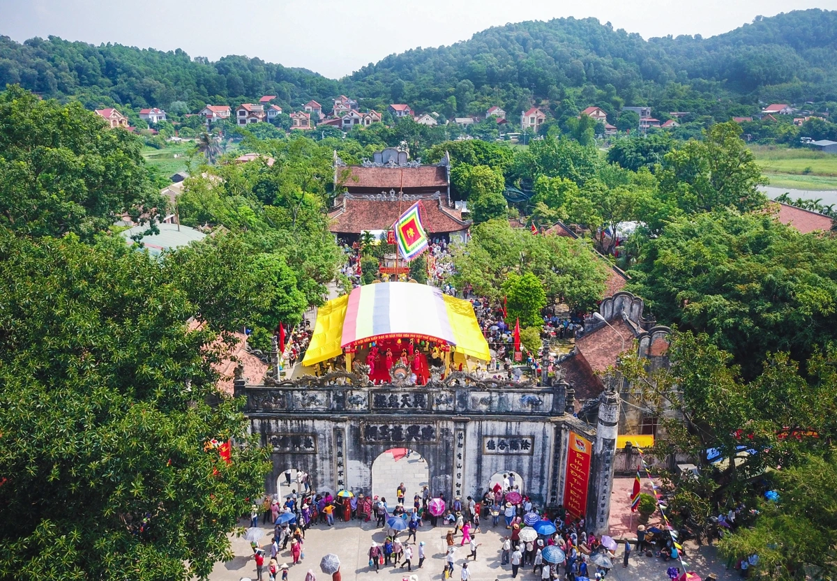 Linh thiêng núi rừng Côn Sơn - Kiếp Bạc | VOV.VN