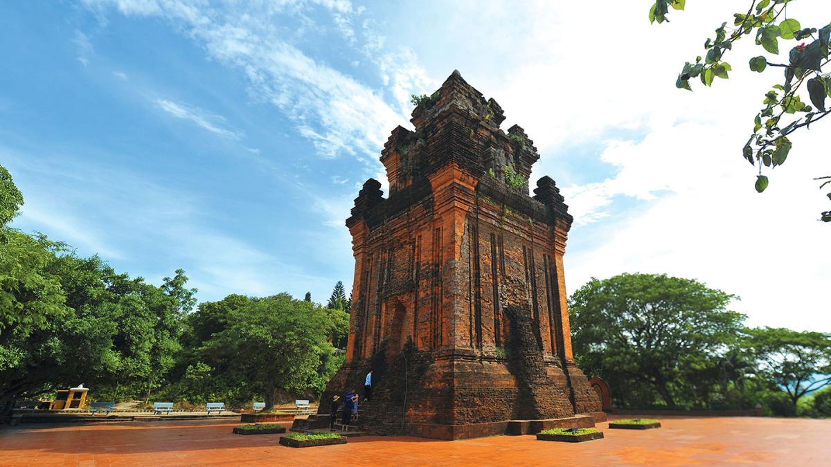 Núi Nhạn - sông Đà Rằng biểu tượng của Phú Yên