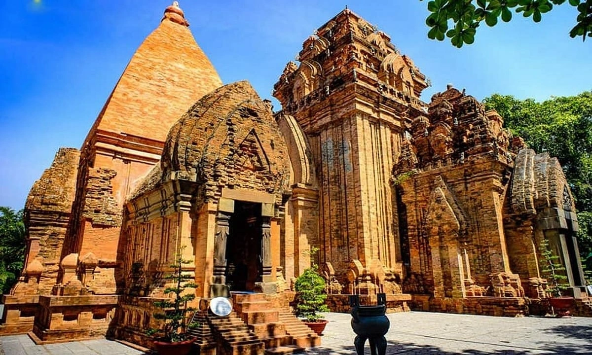 Kinh nghiệm du lịch Tháp Bà Ponagar Nha Trang