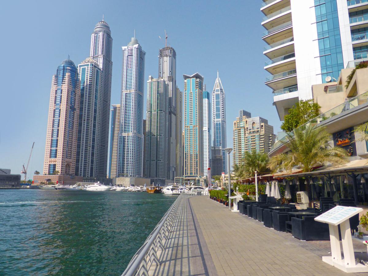 Khu phố đi bộ Marina - Dubai Marina Walk