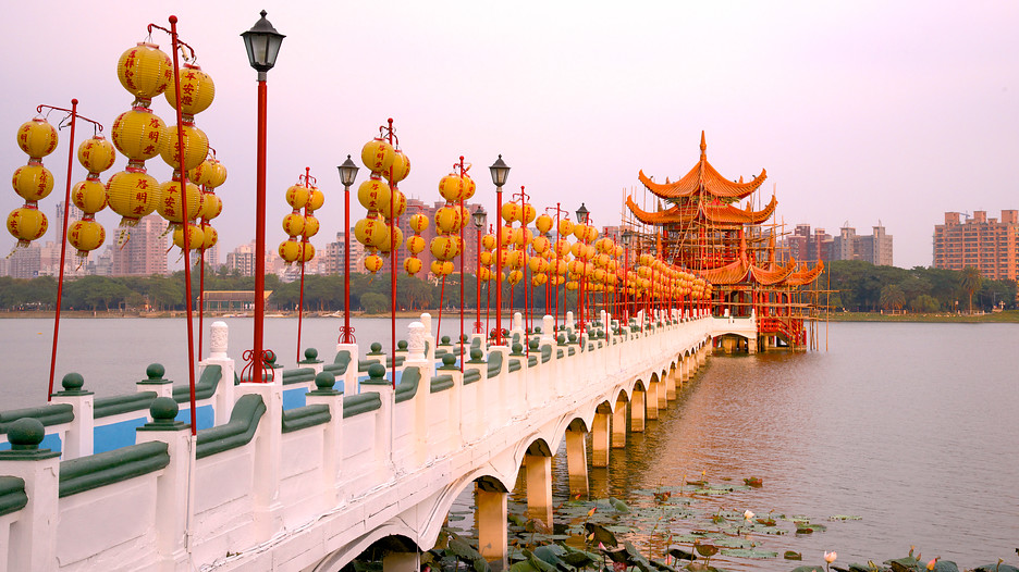 Thưởng ngoạn vẻ đẹp Xuân Thu Các