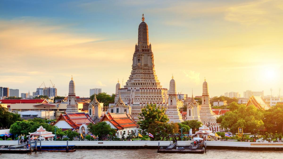 Khám phá vẻ đẹp của Chùa Wat Arun Bangkok