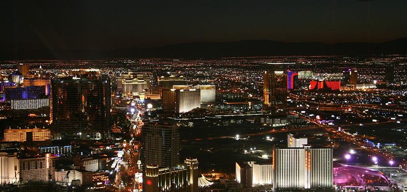 Las Vegas thành phố tội lỗi rực đèn về đêm