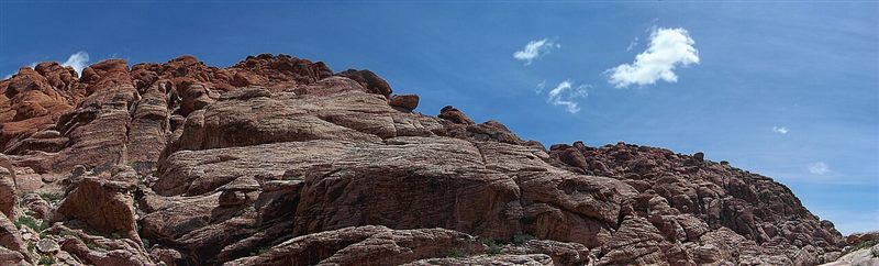 Vách đá đỏ tại khu bảo tồn Red Rock Canyon gần Las Vegas